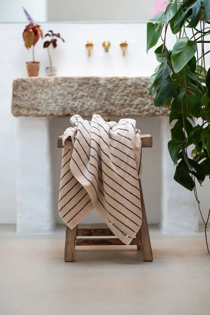 Bongusta Naram towel - Blush fra> Badeværelsestekstiler