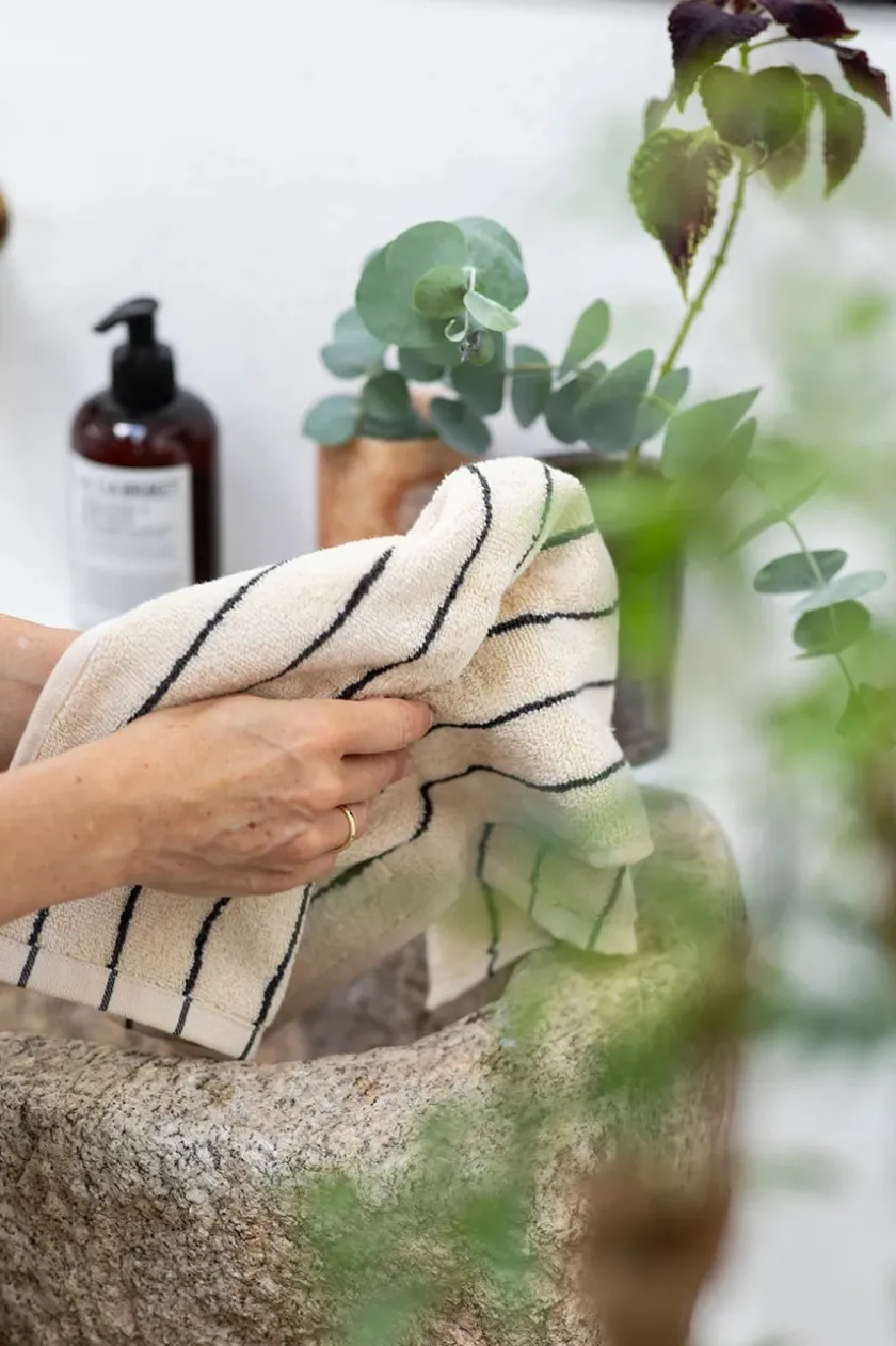 Bongusta Naram towel - Coffee fra> Gaver Til Ham|Gaver Til Hende