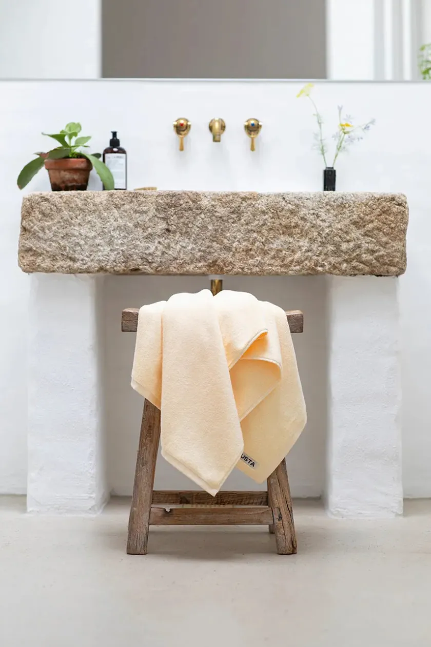Bongusta Naram towel - Vanilla fra> Badeværelsestekstiler