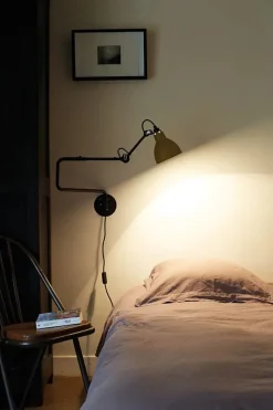 Lampe Gras Nr. 303 væglampe fra><noscript><img width=