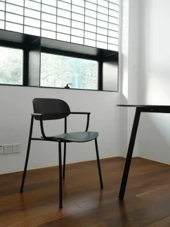 Stellar Works Ori Dining Armchair, black oak fra> Spisebordsstole