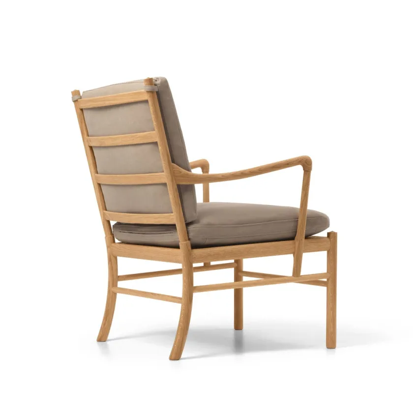 Carl Hansen & Søn OW149 Colonial lænestol, valnød olie, Terra-læder af Ole Wanscher> Loungestole|Lænestole