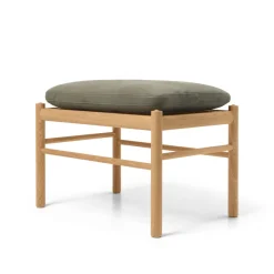 Carl Hansen & Søn OW149F Fodskammel til Colonial lænestol, eg olie, Terra-læder af Ole Wanscher><noscript><img width=