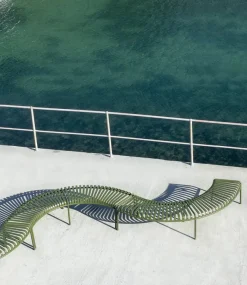 HAY Palissade Park Bench, olive fra><noscript><img width=