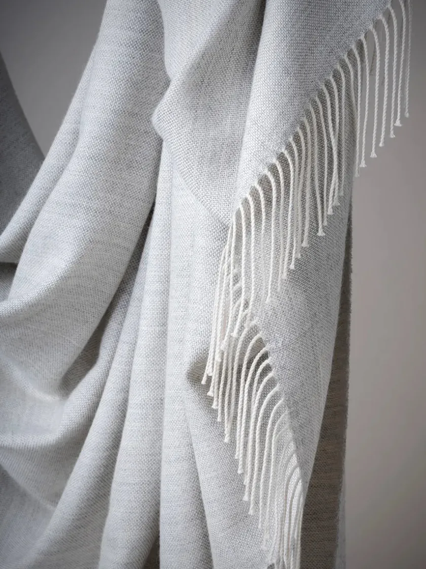 Silkeborg Uldspinderi Panama Plaid, grey bark fra> Puder Og Plaider