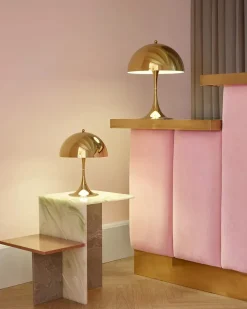 Louis Poulsen Panthella 320 bordlampe, messing af Verner Panton><noscript><img width=