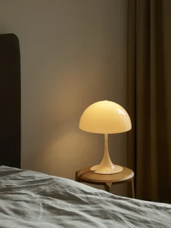 Louis Poulsen Panthella 320 bordlampe, messing af Verner Panton><noscript><img width=