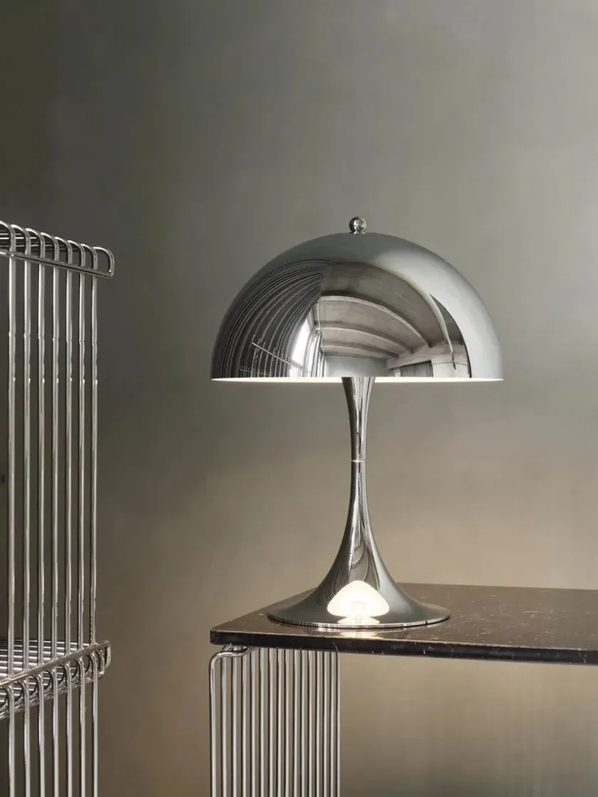 Louis Poulsen Panthella 250 bordlampe, opal af Verner Panton> Spots