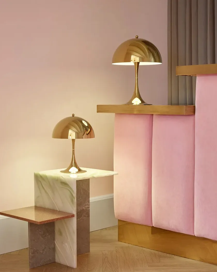 Louis Poulsen Panthella 250 bordlampe, sort af Verner Panton> Spots
