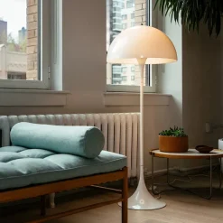 Louis Poulsen Panthella gulvlampe af Verner Panton><noscript><img width=