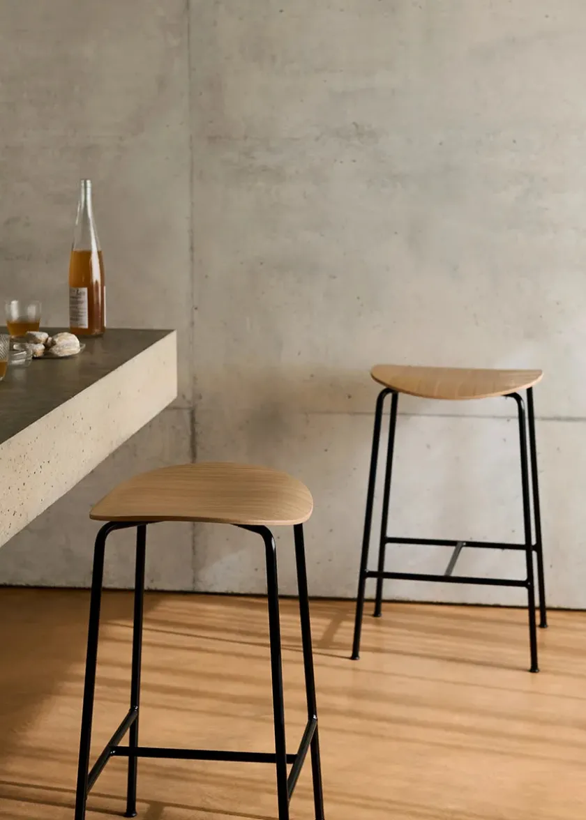 &Tradition Pavilion Counter Stool AV37 fra> Barstole