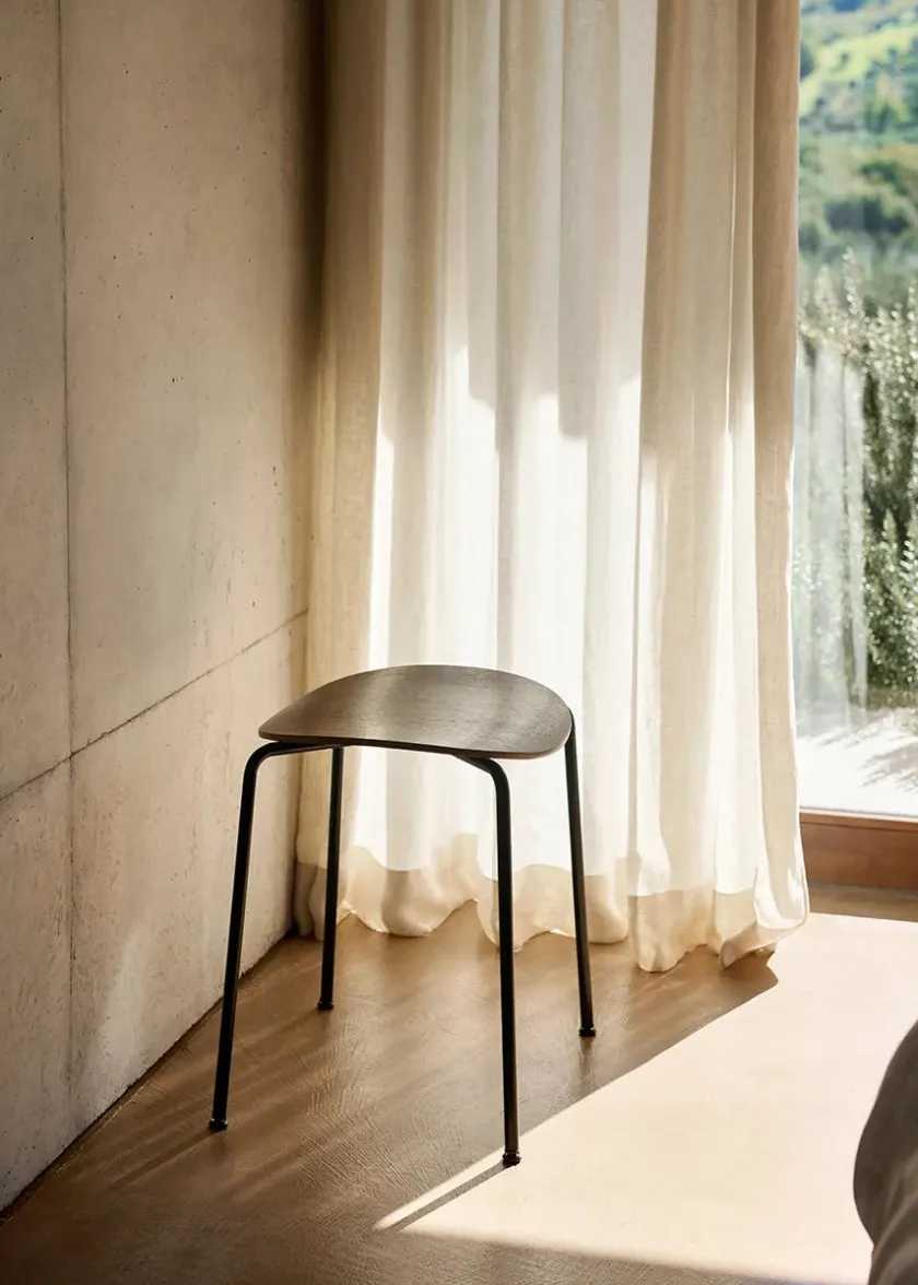 &Tradition Pavilion Stool AV36 fra> Skamler