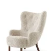 &Tradition Petra VB3 Chair, moonlight sheepskin/walnut fra> Lænestole