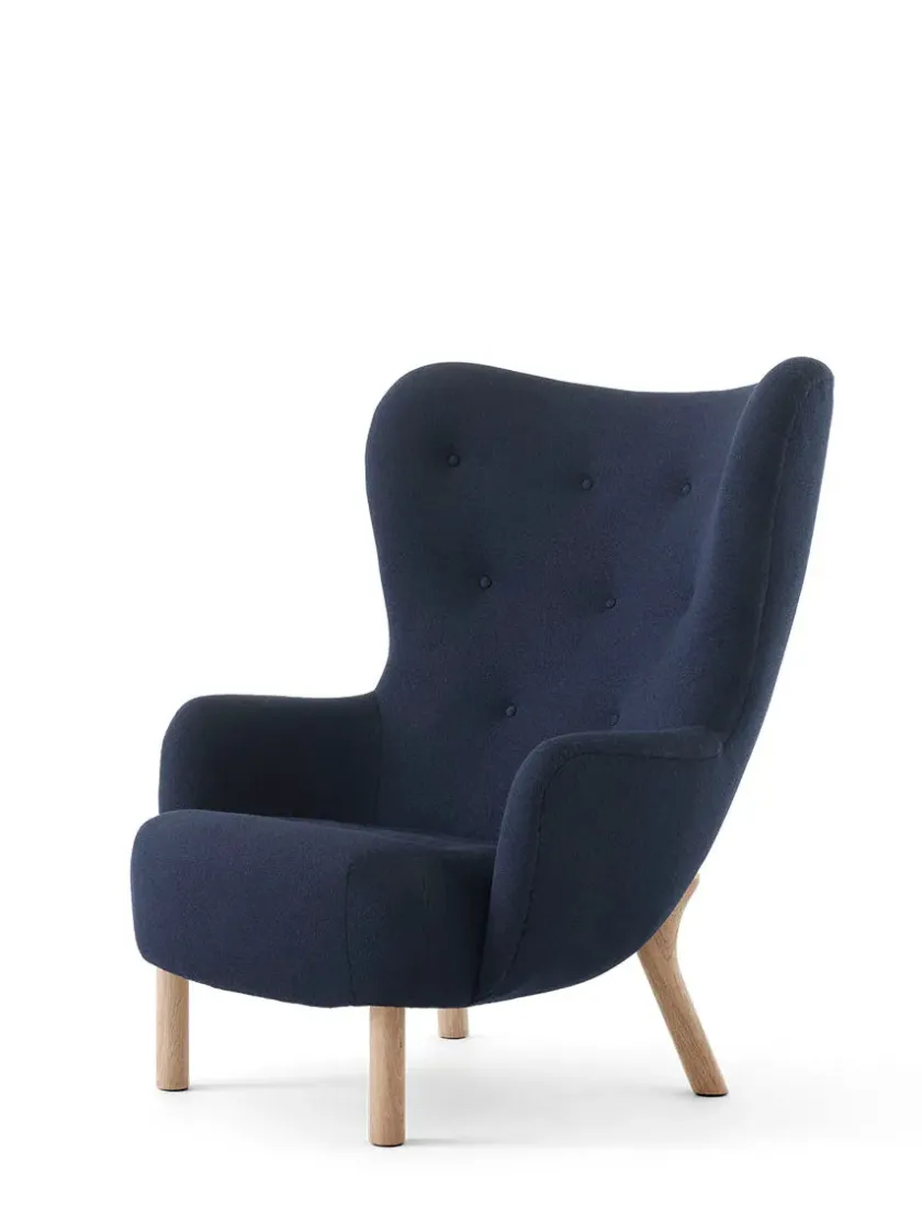 &Tradition Petra VB3 Chair, moonlight sheepskin/walnut fra> Lænestole