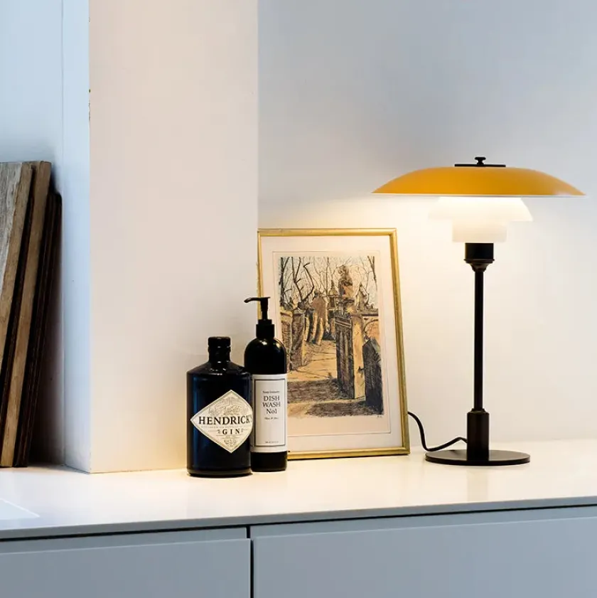 Louis Poulsen PH 3½-2½ Bordlampe, rød af Poul Henningsen> Spots