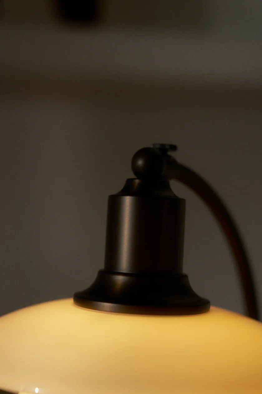 Louis Poulsen PH 2/2 Luna Bordlampe, Aged Brass fra> Spots