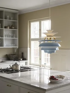 Louis Poulsen PH Snowball, dusty blue/brass af Poul Henningsen> Spots|Pendler