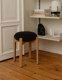 Fredericia Furniture Pioneer Stool, lacquered oak/max 95 fra><noscript><img width=