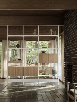 String Furniture Pira G2 Floor-to-Ceiling Shelving Bundle C fra String> Reolsystemer