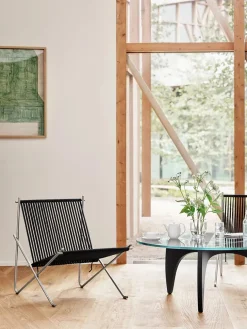 Fritz Hansen PK4 Loungestol i natur, sort stel af Poul Kjærholm><noscript><img width=