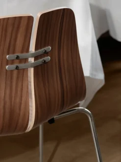 Fritz Hansen PK3 spisebordsstol, valnød af Poul Kjærholm><noscript><img width=