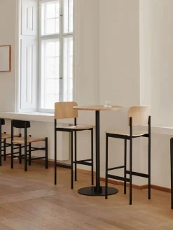 Fredericia Furniture Plan Barstool, eg lak fra> Barstole