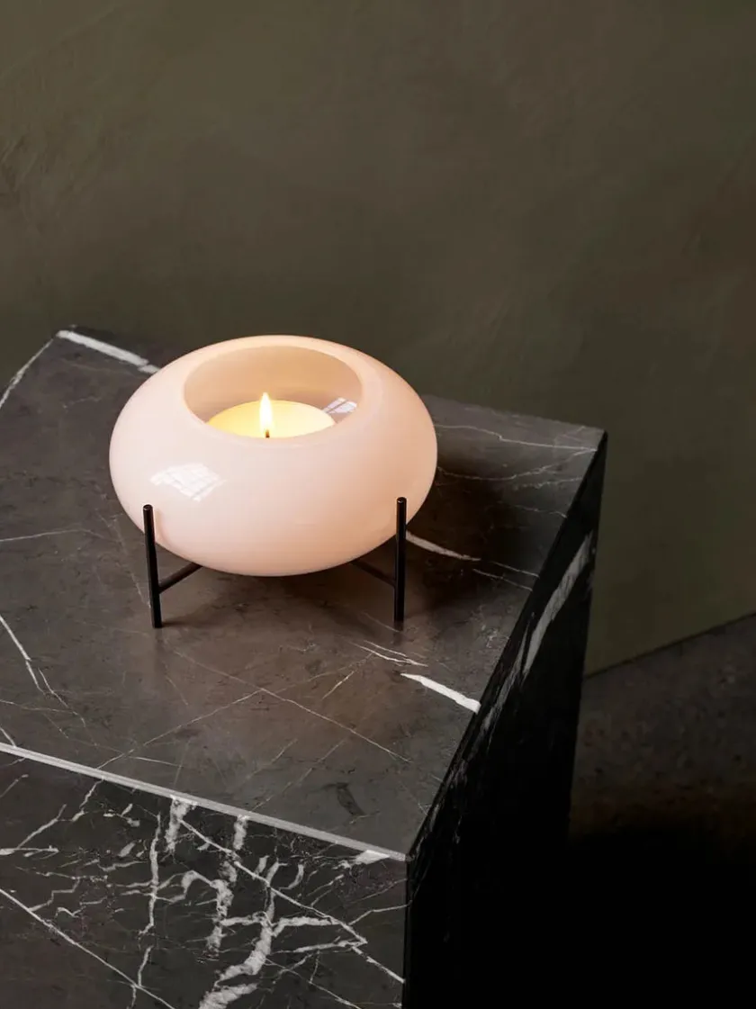 Audo Copenhagen Plinth Cubic, grey galaxy marble fra> Sideborde Og Små Borde