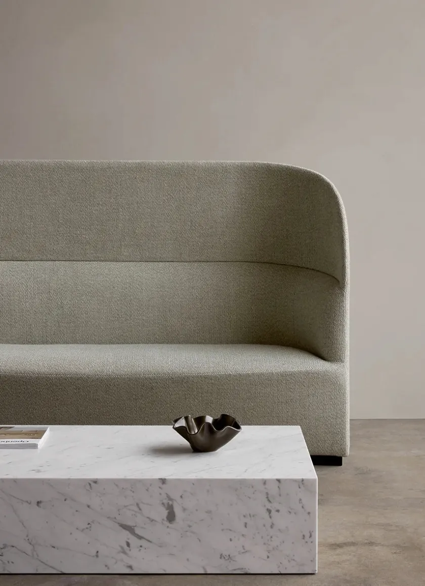 Audo Copenhagen Plinth Low, grey galaxy marble fra> Sofaborde