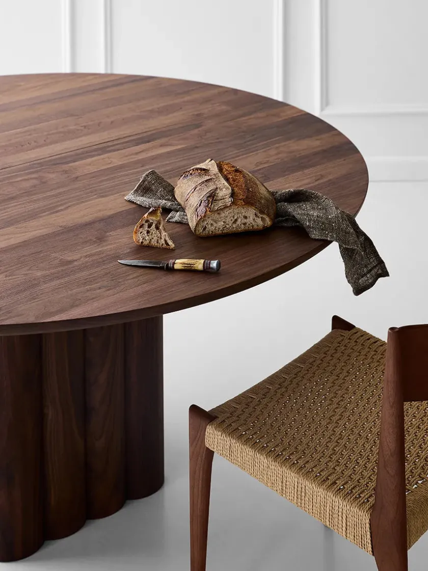 DK3 Plush Table Round fra> Spiseborde