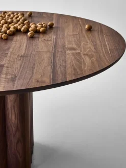 DK3 Plush Table Round fra><noscript><img width=