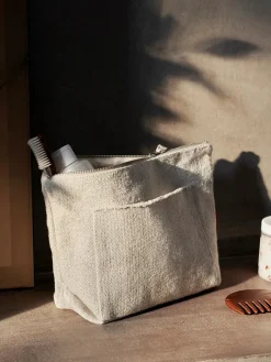 Ferm Living Pocket Pouch fra> Toilettasker|Toilettasker