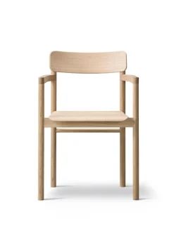 Fredericia Furniture Post Spisebordsstol, eg lys olie fra> Spisebordsstole