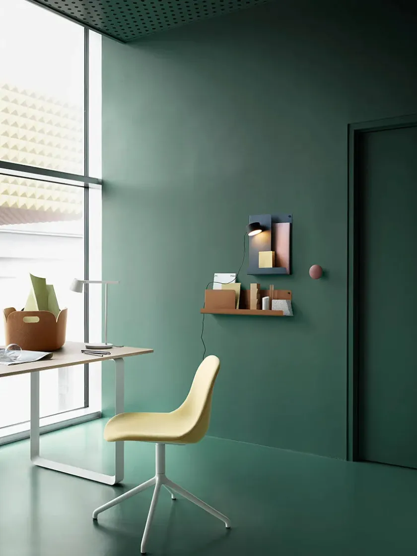 Muuto Post Wall Lamp fra> Væglamper|Spots