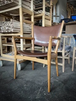PP Møbler PP240 Konferencestol af Hans J. Wegner><noscript><img width=