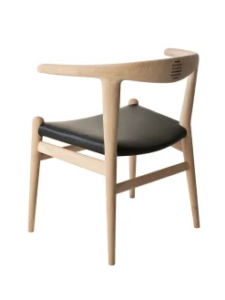 PP Møbler PP518 Tyrestol m. polstret sæde af Hans J. Wegner><noscript><img width=