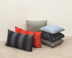 Kvadrat Reflex Cushion, 45 x 75 cm fra> Puder Og Plaider|Puder