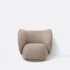 Ferm Living Rico Lounge Chair, bouclé i sand fra> Lænestole