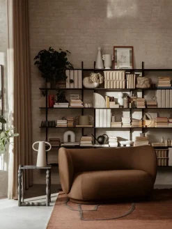 Ferm Living Rico Sofa 2 Grain, chocolate fra><noscript><img width=