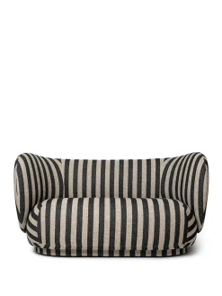 Ferm Living Rico Sofa 2-seater Cilla Taupe fra><noscript><img width=