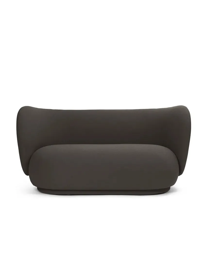 Ferm Living Rico Sofa 2-seater Cilla Taupe fra> Sofaer