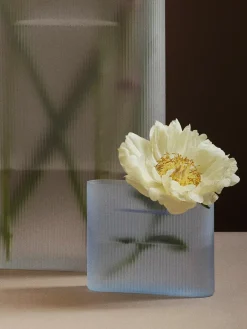 Muuto Ridge Vase, light blue frosted glass fra><noscript><img width=