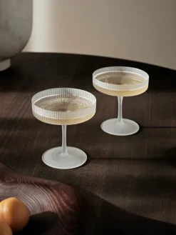 Ferm Living Ripple Champagne Saucers Frosted, sæt á 2 fra> Service