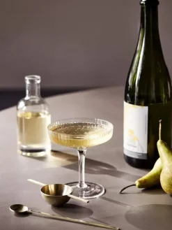 Ferm Living Ripple champagneglas fra><noscript><img width=