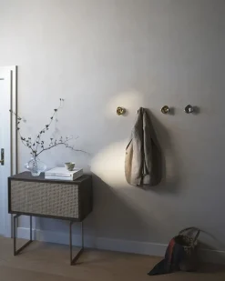 Hein Studio Ripple Knob Small, gold fra> Knagerækker|Entrémøbler