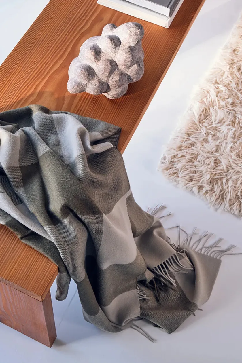 Silkeborg Uldspinderi Santa Fe Plaid, limestone fra> Puder Og Plaider