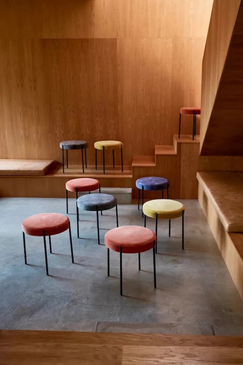 Verpan Serie 430 skammel, sort af Verner Panton> Skamler