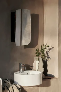 Ferm Living Shard Mirror Cabinet fra> Spejle
