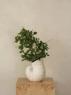 Ferm Living Shell Vase fra> Gaver Til Hende|Vaser
