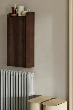 Ferm Living Sill Wall Cabinet fra> Skænke