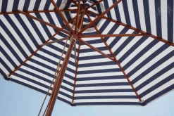 Fritz Hansen Skagerak Messina Parasol Ø270, Dark Blue Stripes fra><noscript><img width=